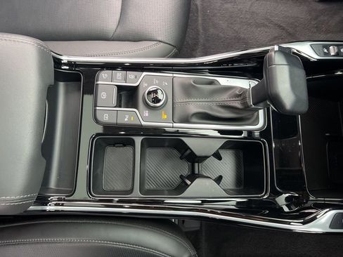 Certified 2024 Kia Sorento SX image 25