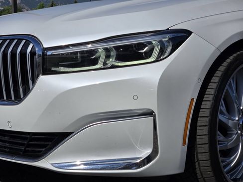 Used 2022 BMW 740i RWD image 5