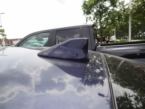 Used 2022 Toyota Avalon Limited w/ Advanced Safety Package FWD image 17