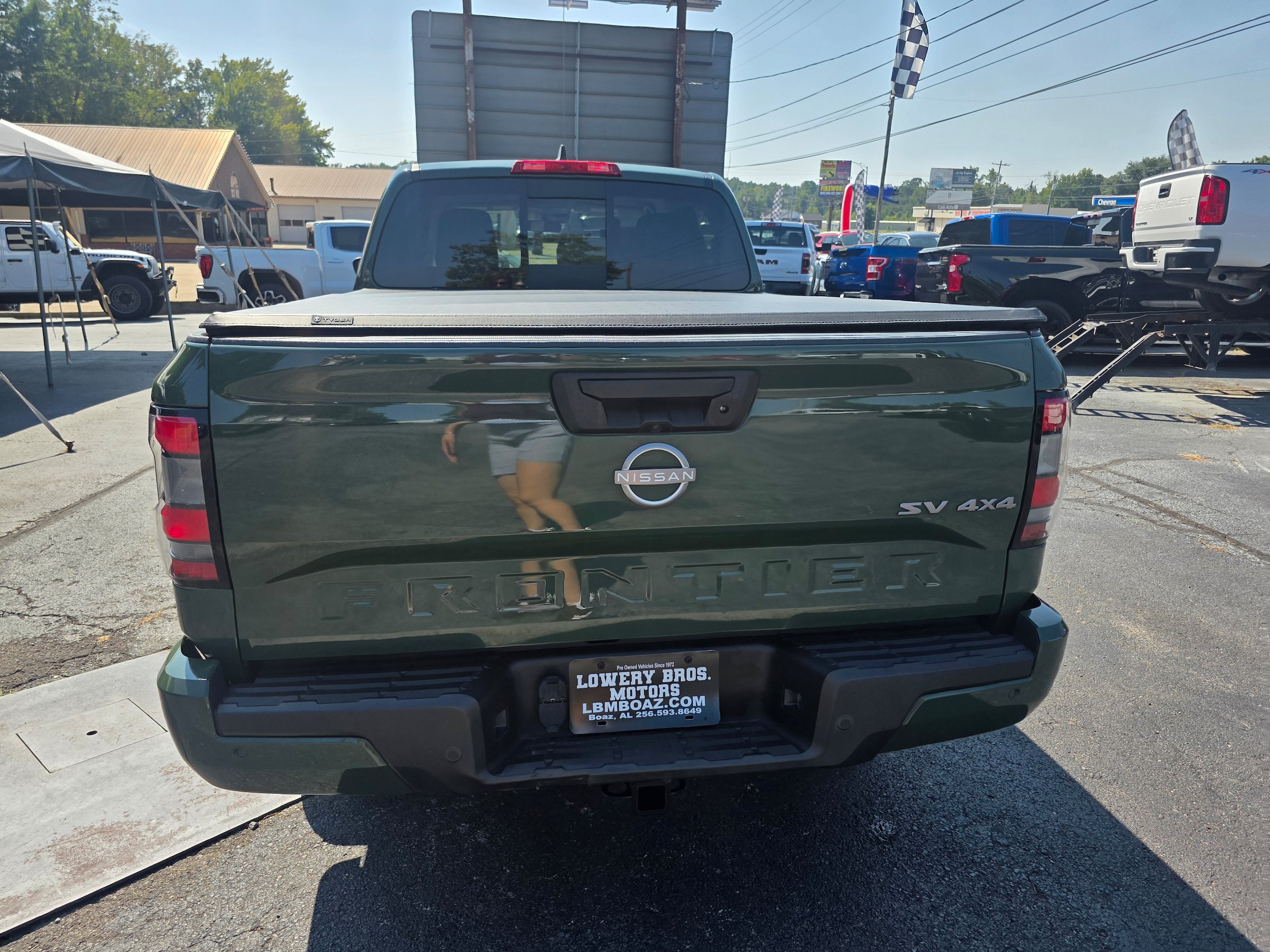 Used 2023 Nissan Frontier SV w/ Technology Package AWD/4WD image 6
