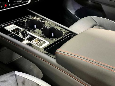 New 2025 Volkswagen Atlas Peak Edition SE image 10