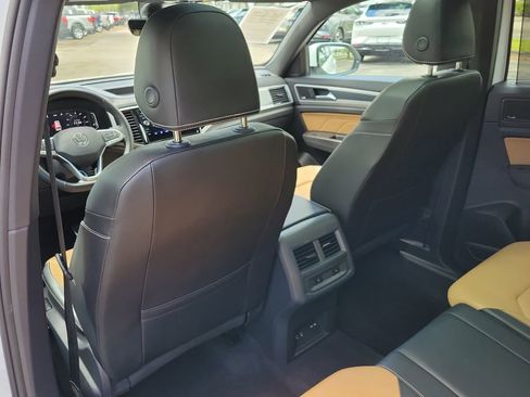 Used 2023 Volkswagen Atlas Cross Sport SEL Premium R-Line AWD/4WD image 13