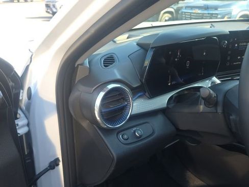 New 2026 Chevrolet Trax LT FWD image 11
