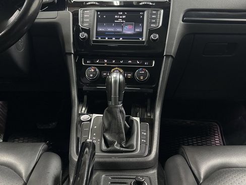 Used 2017 Volkswagen Golf SEL image 24