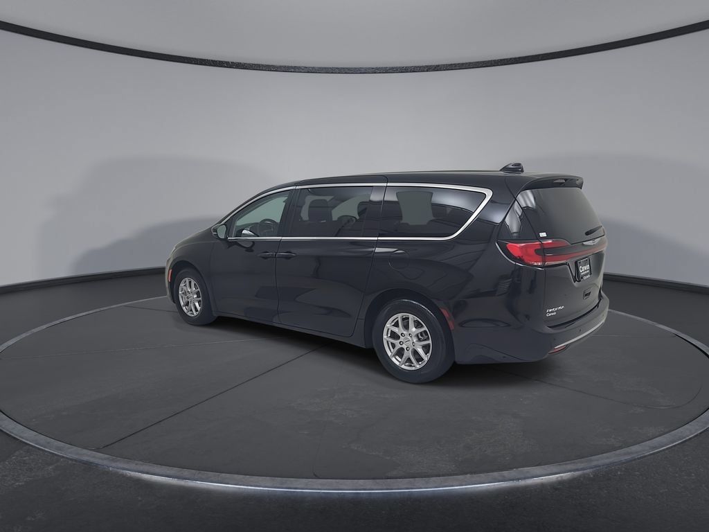 Certified 2024 Chrysler Pacifica Touring-L FWD image 13