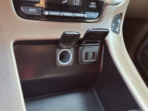 Used 2018 GMC Yukon SLT w/ Open Road Package image 8