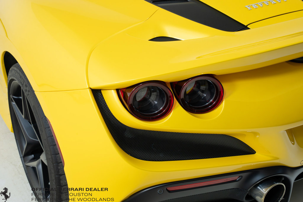 Used 2021 Ferrari F8 Tributo RWD image 32