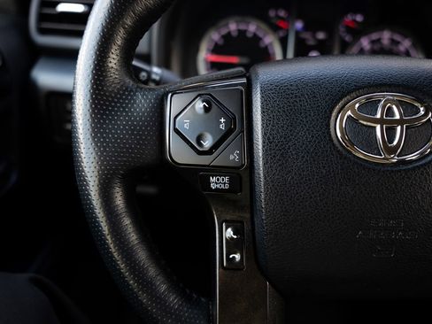 Used 2024 Toyota 4Runner TRD Off-Road Premium AWD/4WD image 15