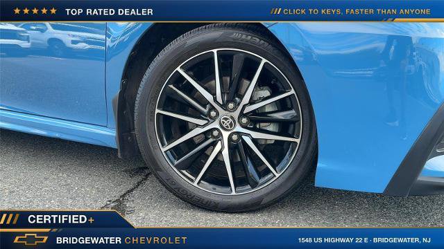 Used 2024 Toyota Camry SE AWD/4WD image 3