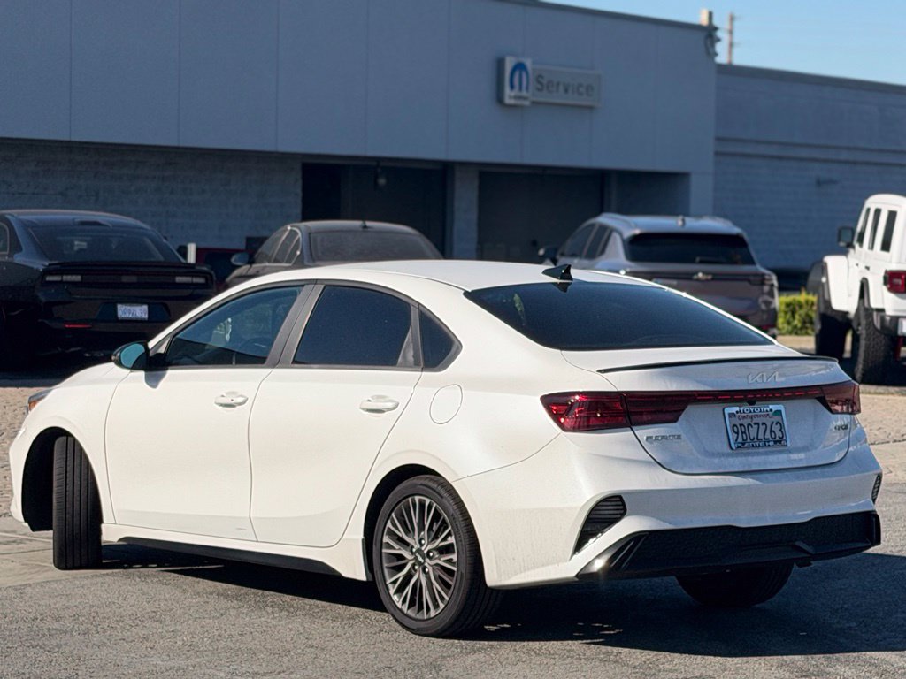 Used 2022 Kia Forte GT-Line FWD image 3