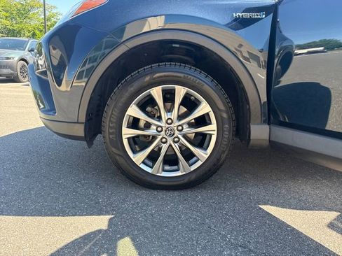 Used 2017 Toyota RAV4 Limited w/ Advanced Technology Package AWD/4WD image 27