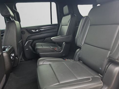 Used 2022 GMC Yukon XL Denali AWD/4WD image 15
