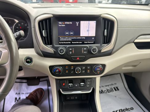 Used 2020 GMC Terrain Denali w/ Denali Premium Package image 12