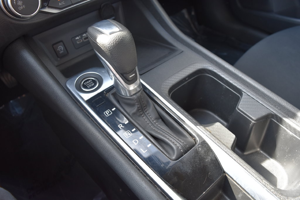 Used 2024 Nissan Sentra SV FWD image 16