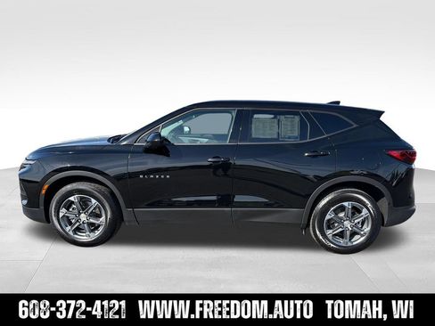 Used 2025 Chevrolet Blazer LT AWD/4WD image 2