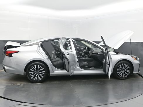 Used 2023 Nissan Altima 2.5 SV image 46