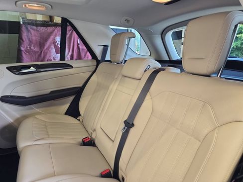 Used 2019 Mercedes-Benz GLE 400 4MATIC image 17