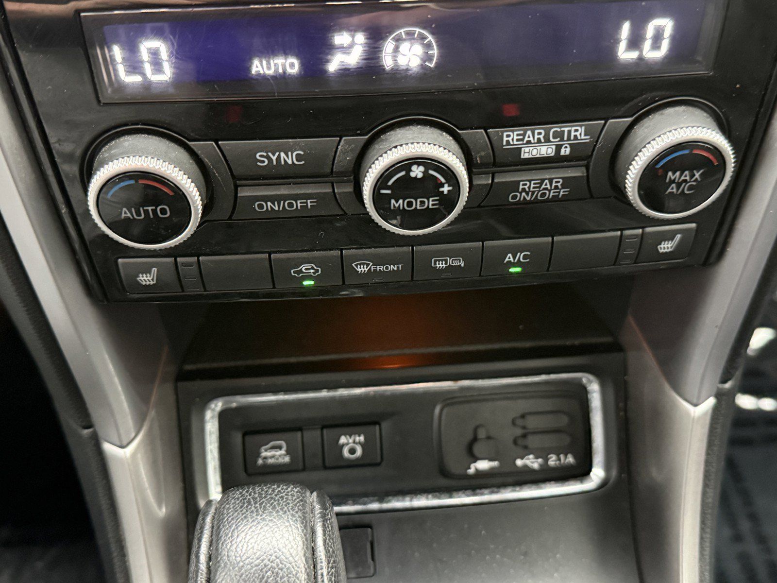 Used 2022 Subaru Ascent Limited AWD/4WD image 13