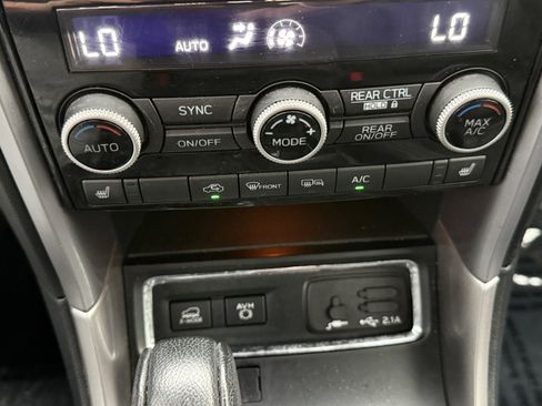 Used 2022 Subaru Ascent Limited AWD/4WD image 13