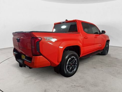 Used 2024 Toyota Tacoma TRD Sport AWD/4WD image 5