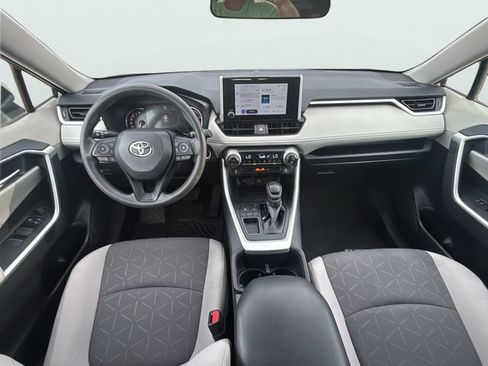 Used 2024 Toyota RAV4 XLE FWD image 17