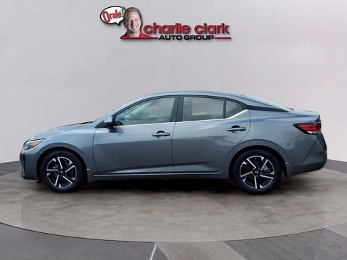 Used 2024 Nissan Sentra SV FWD image 2