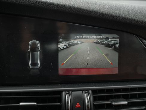 Used 2020 Alfa Romeo Giulia AWD w/ Cold Weather Package image 21