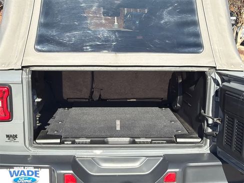 Used 2019 Jeep Wrangler Unlimited Rubicon image 16