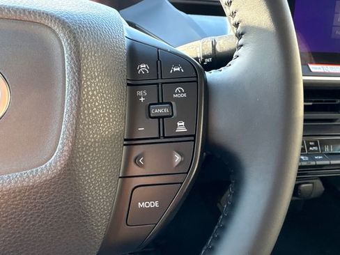 Certified 2025 Toyota Prius LE image 32