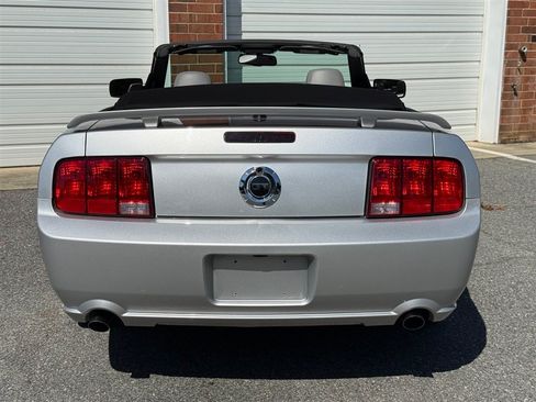 Used 2009 Ford Mustang GT RWD image 26