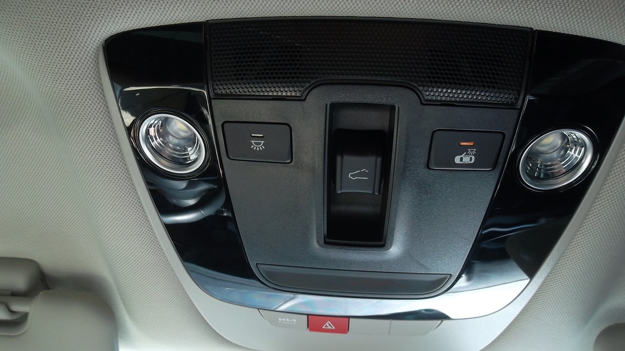 Used 2024 Kia Sportage SX FWD image 17