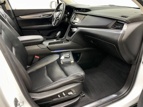 Used 2017 Cadillac XT5 Luxury w/ Driver Awareness Package image 42