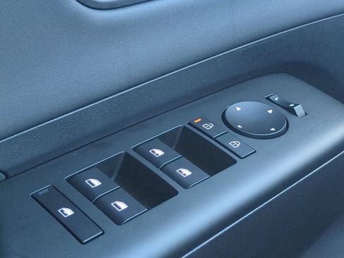 New 2026 Hyundai Kona Limited FWD image 32