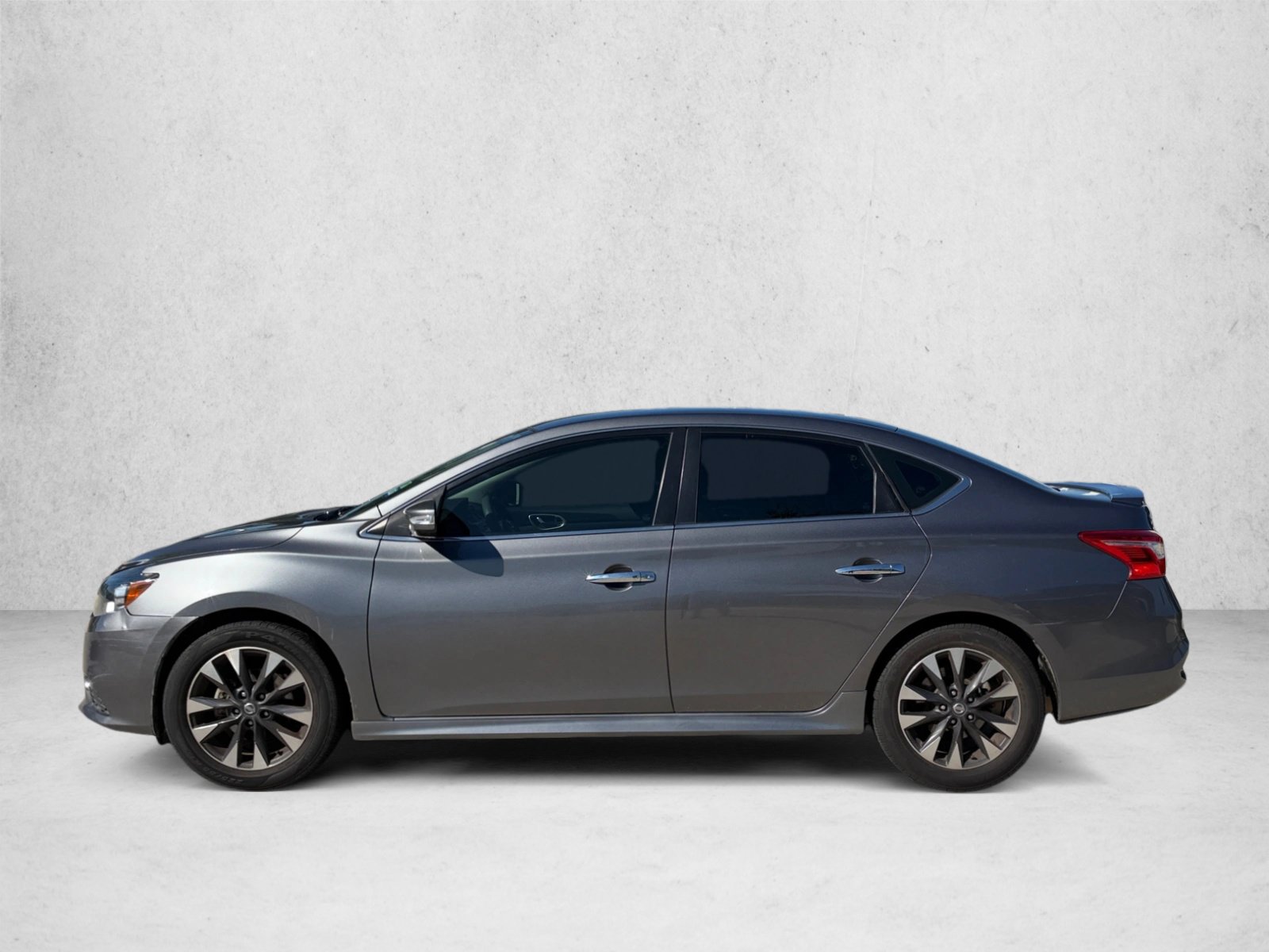 Used 2016 Nissan Sentra SR FWD image 8