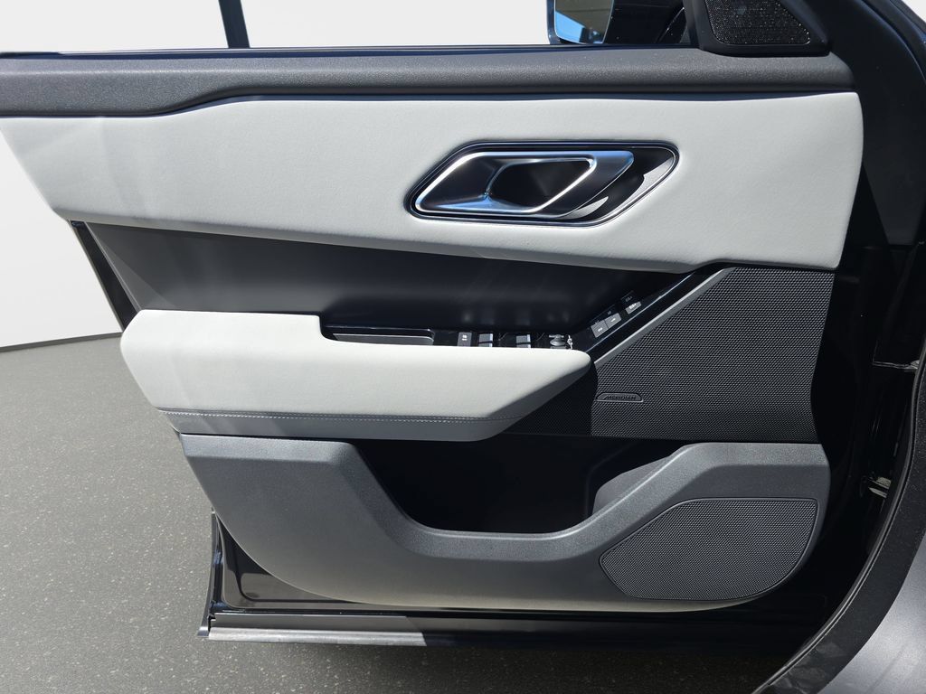 New 2026 Land Rover Range Rover Velar S AWD/4WD image 27
