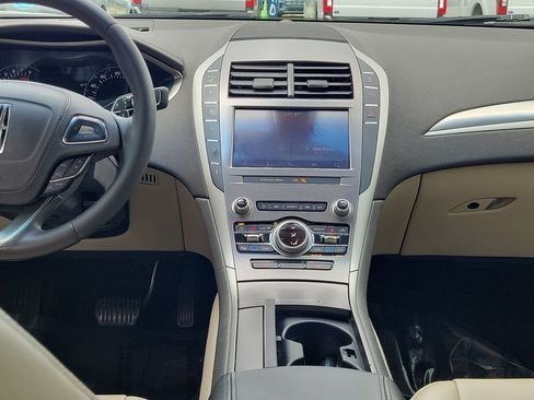 Used 2020 Lincoln MKZ FWD image 15