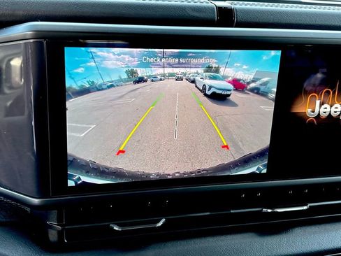 Used 2024 Jeep Wrangler Unlimited Rubicon image 23