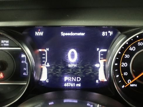 Used 2022 Jeep Wrangler Unlimited Sahara AWD/4WD image 39