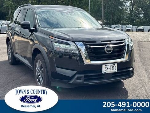 Used 2025 Nissan Pathfinder SV AWD/4WD image 1