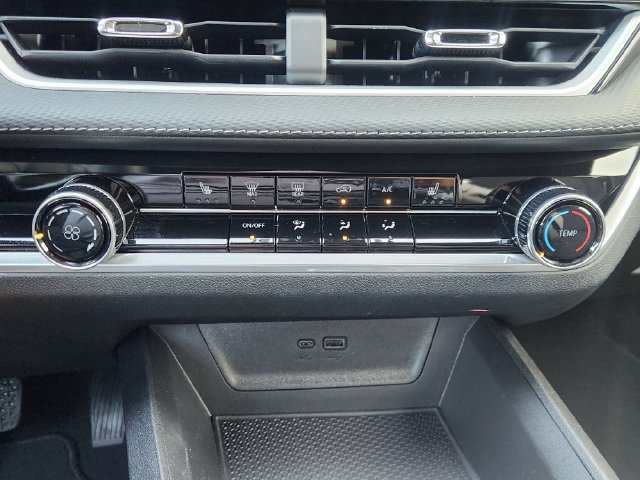 Used 2026 Chevrolet Equinox LT FWD image 21