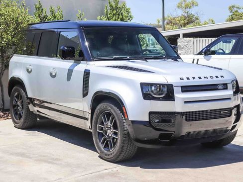 Used 2023 Land Rover Defender 110 X-Dynamic SE AWD/4WD image 3