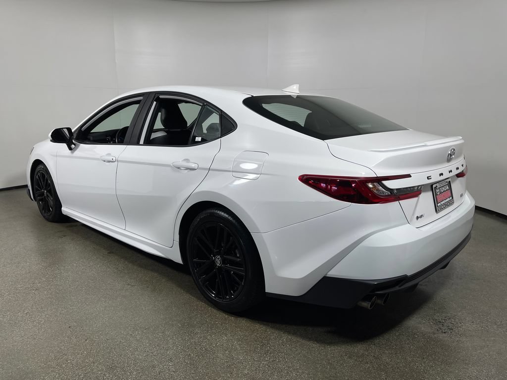 Used 2025 Toyota Camry SE FWD image 5