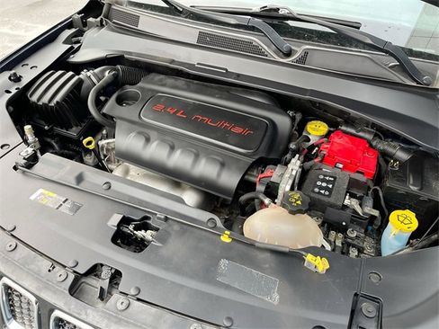 Used 2019 Jeep Compass Latitude image 28