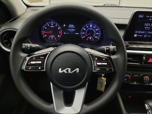 Used 2022 Kia Forte LXS FWD image 22
