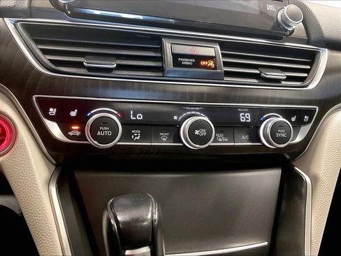 Used 2018 Honda Accord Touring image 26