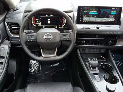 Certified 2025 Nissan Rogue Platinum w/ Platinum Premium Package AWD/4WD image 13
