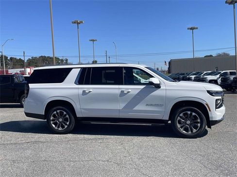 New 2026 Chevrolet Suburban LT w/ Comfort Package image 2