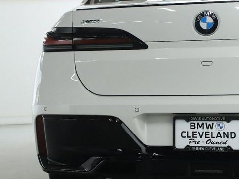 Used 2025 BMW 740i xDrive image 46