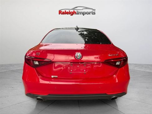 Used 2019 Alfa Romeo Giulia AWD image 2
