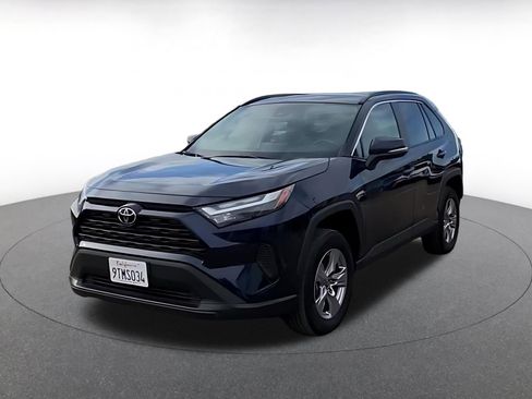 Used 2025 Toyota RAV4 XLE image 7